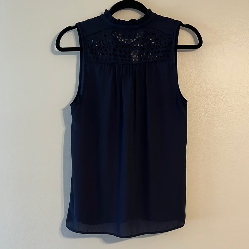 Maeve Anthropologie Luca Blue Tie Front Laser‎ Cut Embellished Sleeveless Blouse - Picture 4 of 9